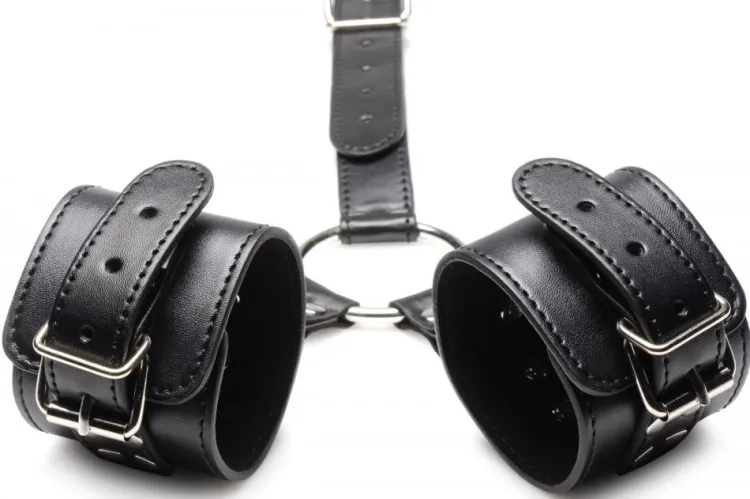 STRICT Leashes & Collars | Wrist & Ankle Cuffs>Neck to Wrist Restraints